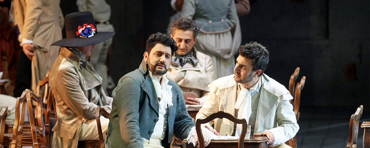 »Andrea Chénier«, 2. Akt: Orhan Yildiz, rechts, als Roucher und Yusif Eyvazov als Andrea Chénier bei seinem Rollen-Debut an der Wiener Staatsoper © Wiener Staatsoper GmbH/Michael Pöhn