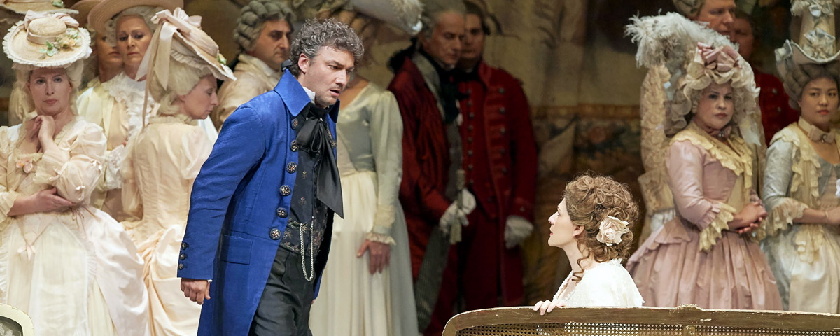 »Andrea Chénier«, 1. Akt: Anja Harteros (Maddalena di Coigny) und Jonas Kaufmann (Andrea Chénier) © Wiener Staatsoper GmbH/Michael Pöhn