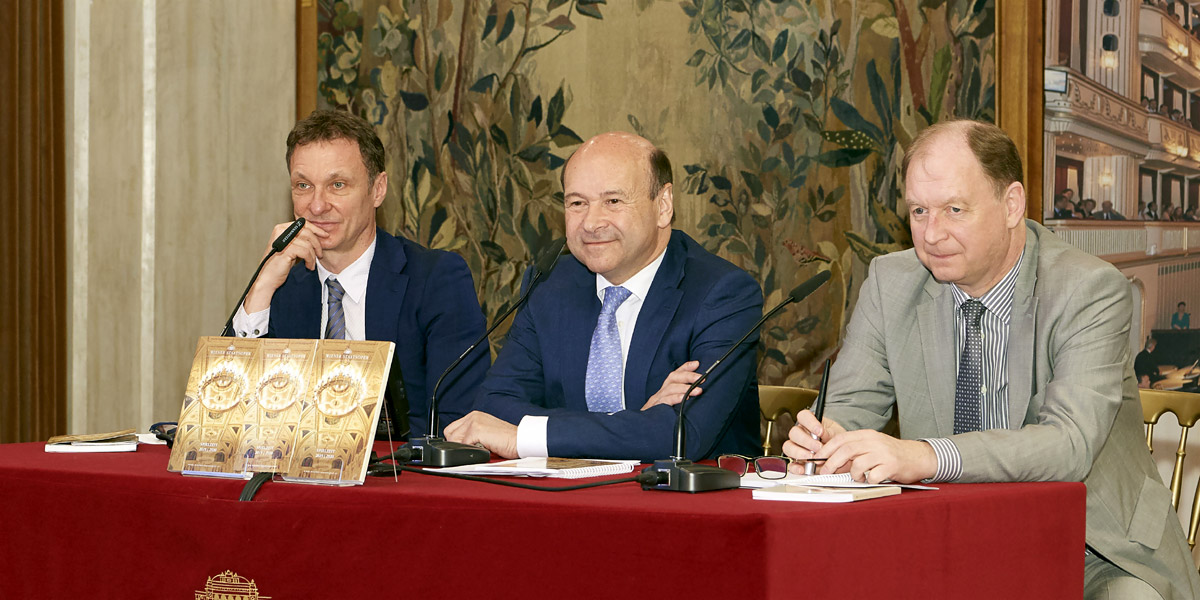 Ballettdirektor Manuel Legris, Direktor Dominique Meyer und Thomas W. Platzer, der kaufmännische Geschäftsführer, bei der Vorstellung des Spielplans für die Saison 2019/2020 © Wiener Staatsoper GmbH/Michael Pöhn