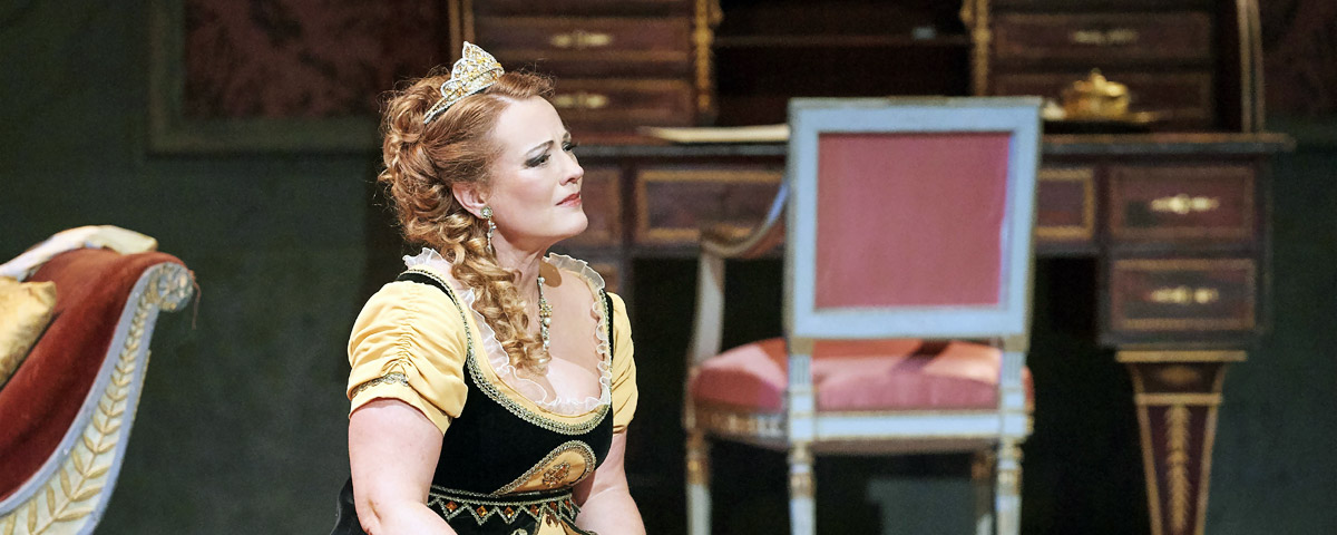 »Tosca«, 2. Akt: Catherine Naglestad als Floria Tosca im Palazzo Farnese © Wiener Staatsoper GmbH/Michael Pöhn