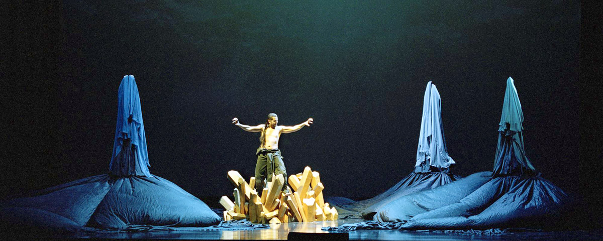 »Das Rheingold«, 1. Bild: Alberich raubt den Rheintöchtern das Gold © Wiener Staatsoper GmbH/Michael Pöhn