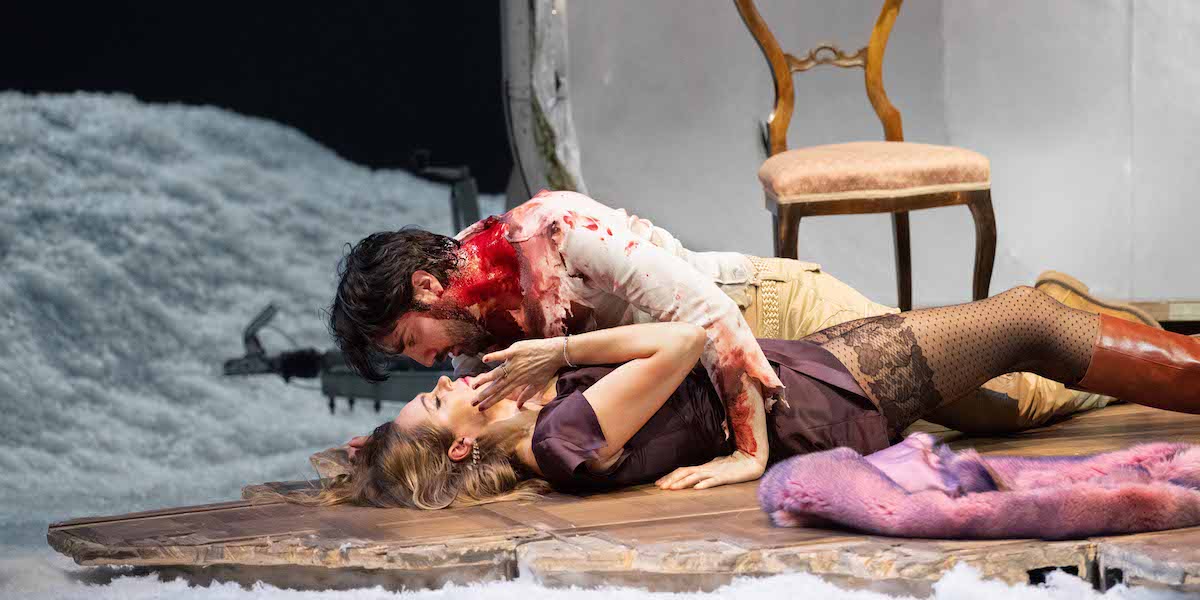 » Tosca «, 2. Akt: Kristine Opolais (Tosca) und Jonathan Tetelman (Cavaradossi) © Theater an der Wien/Monika Rittershaus