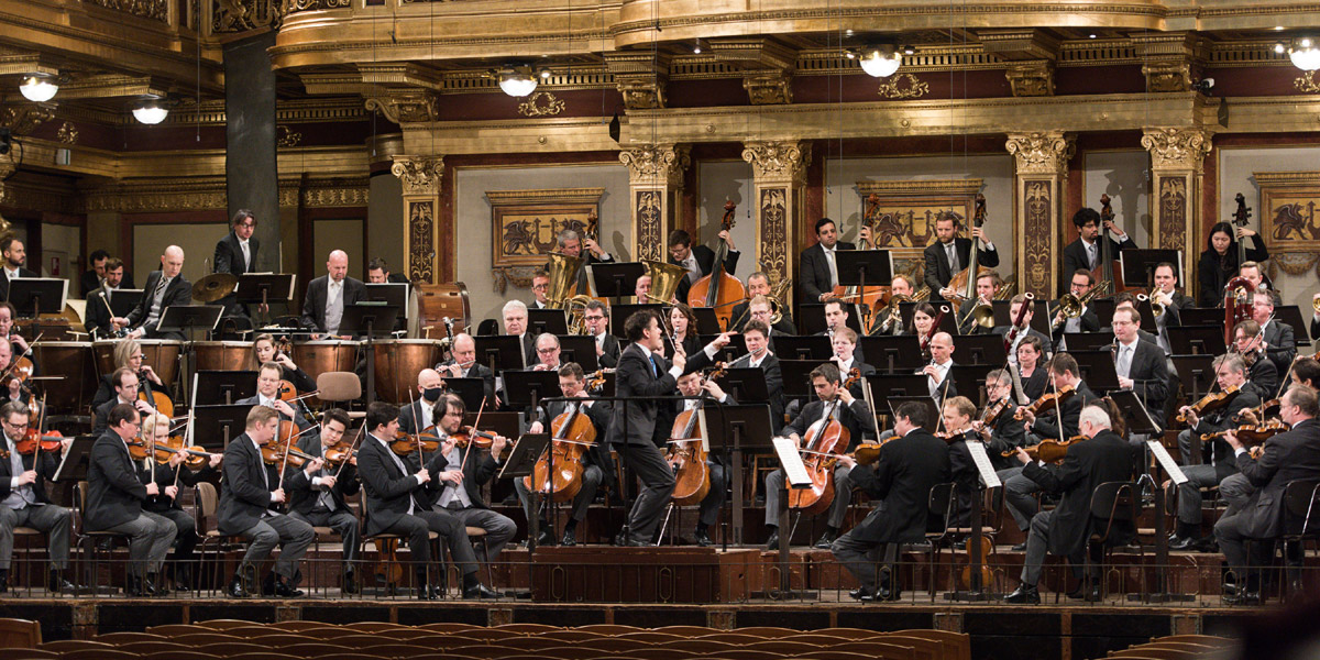 Philippe Jordan, Musikdirektor der Wiener Staatsoper, bei seinem ersten Abonnement-Konzert am Pult der Wiener Philharmoniker © Wiener Philharmoniker/Terry Linke