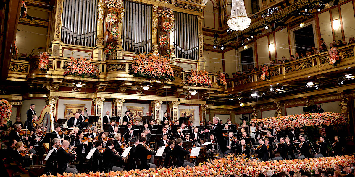 Franz Welser-Möst am Pult der Wiener Philharmoniker bei seinem dritten Silvesterkonzert © Wiener Philharmoniker/Dieter Nagl