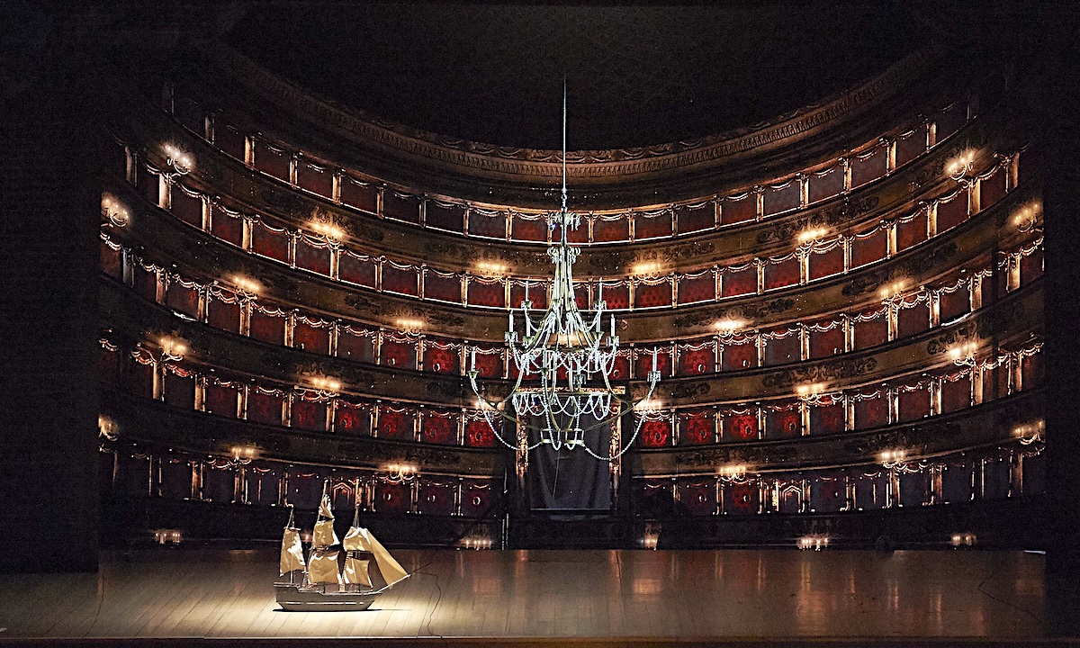» The Tempest «, 1. Akt, im Bühnenbild von Jasmine Catudal und der Inszenierung von Robert Lepage © Wiener Staatsoper GmbH/Michael Pöhn