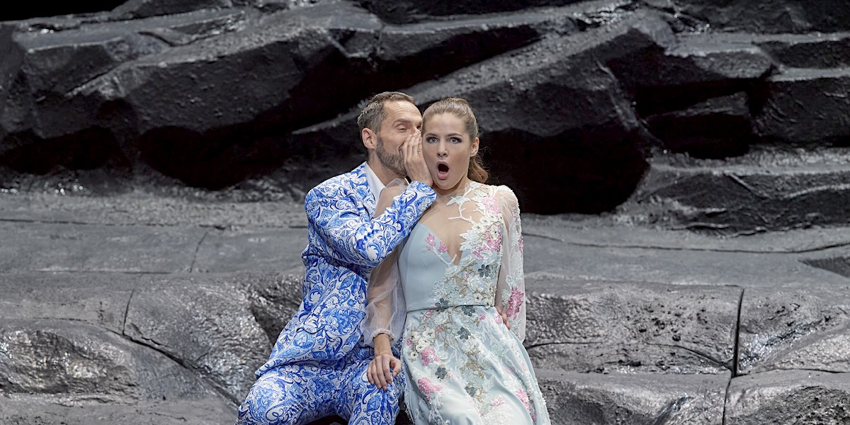 » Don Giovanni «, 1. Akt: Patricia Nolz (Zerlina) und Kyle Ketelsen (Don Giovanni) im Duett <q lang="it">La ci darem la mano</q> © Wiener Staatsoper GmbH/Michael Pöhn