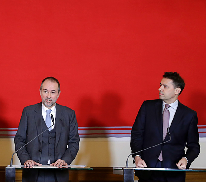 Christian Kircher, Geschäftsführer der Bundestheater-Holding, Thomas Drozda, Kunst- und Kulturminister, und Bogdan Roščić, designierter künstlerischer Geschäftsführer der Wiener Staatsoper GmbH. ab 1. September 2020 © BKA/Regina Aigner