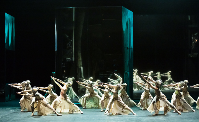 »Orphée et Eurydice«, 2. Akt: Der Tanz der Furien (Hamburg Ballett John Neumeier) © Staatsoper Hamburg/Kiran West