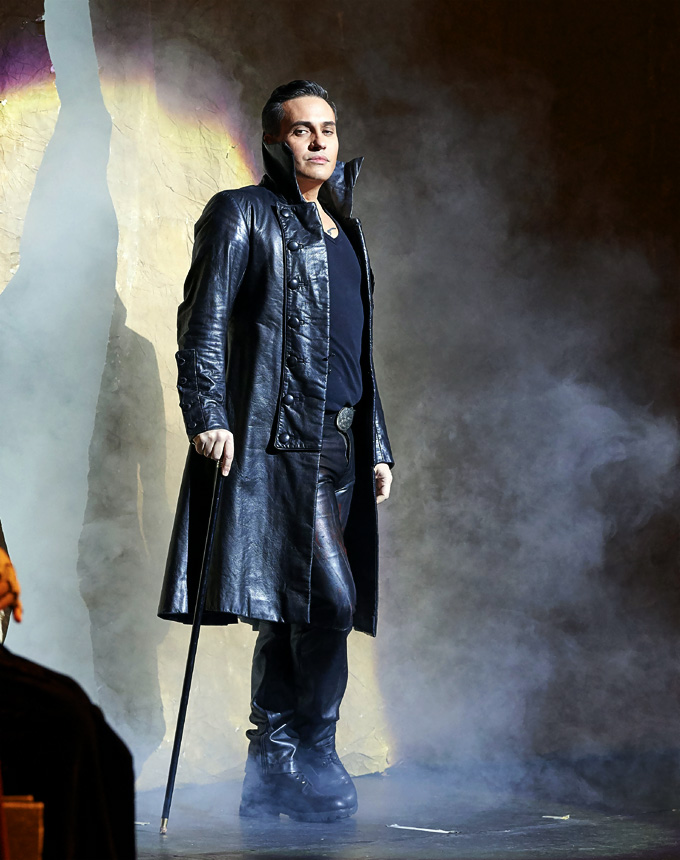 »Faust«, 1. Akt: Erwin Schrott in der Partie des Méphistophélès © Wiener Staatsoper GmbH/Michael Pöhn