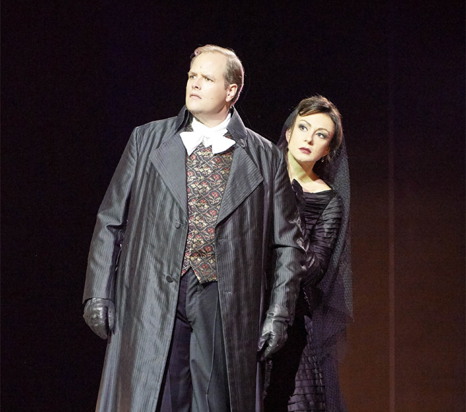 »Don Giovanni«: Benjamin Bruns als staatlicher Don Ottavio mit Irina Lungu in der Partie seiner geliebten Donna Anna © Wiener Staatsoper GmbH/Michael Pöhn