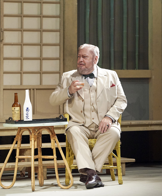 »Madama Butterfly«: Paolo Rumetz als Sharpless, Konsul der Vereinigten Staaten in Nagasaki © Wiener Staatsoper GmbH/Michael Pöhn