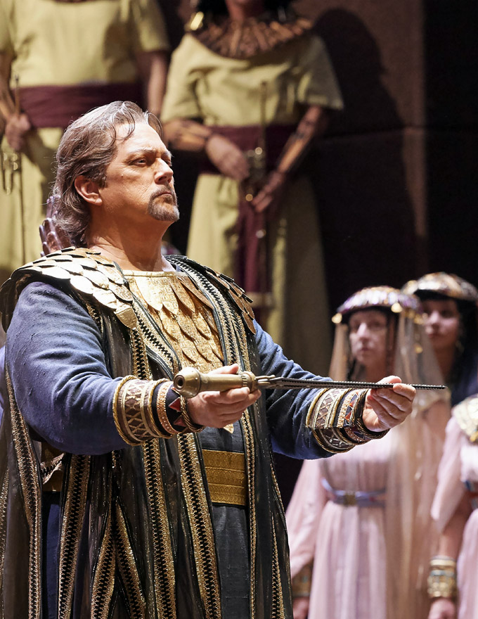 »Aida«, 2. Akt: Gregory Kunde als Radamès © Wiener Staatsoper GmbH/Michael Pöhn