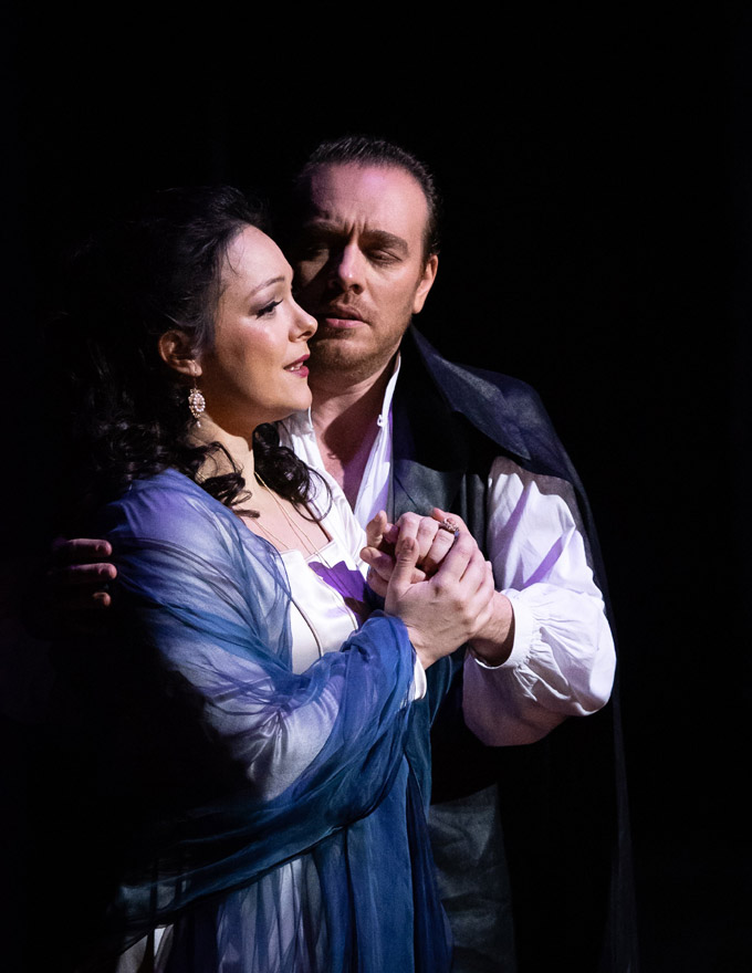»Simon Boccanegra«, 1. Akt: Eleonora Buratto (Amelia) und Francesco Meli (Gabriele Adorno) © Wiener Staatsoper GmbH/Ashley Taylor