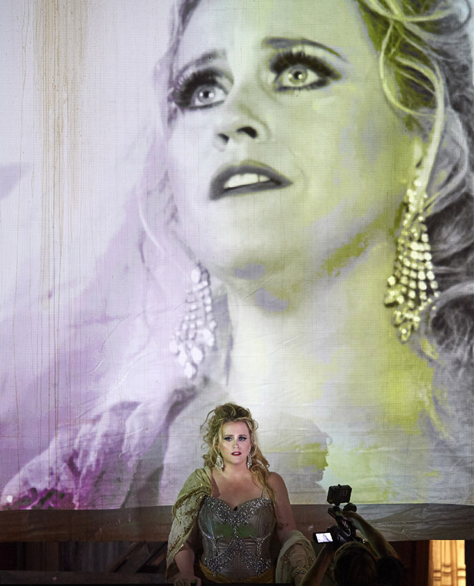 »Faust«, 4. Akt: Rachel Willis-Sørensen bei ihrem Wiener Rollen-Debut als Marguerite © Wiener Staatsoper GmbH/Michael Pöhn