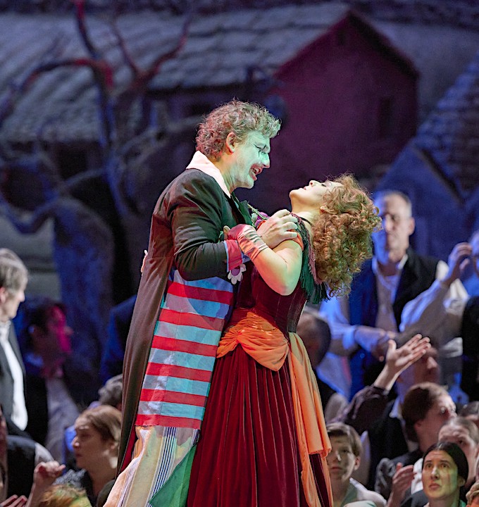 » Pagliacci «: Maria Agresta (Nedda/Colombina) und Jonas Kaufmann (Canio/Pagliaccio) © Wiener Staatsoper/Michael Pöhn