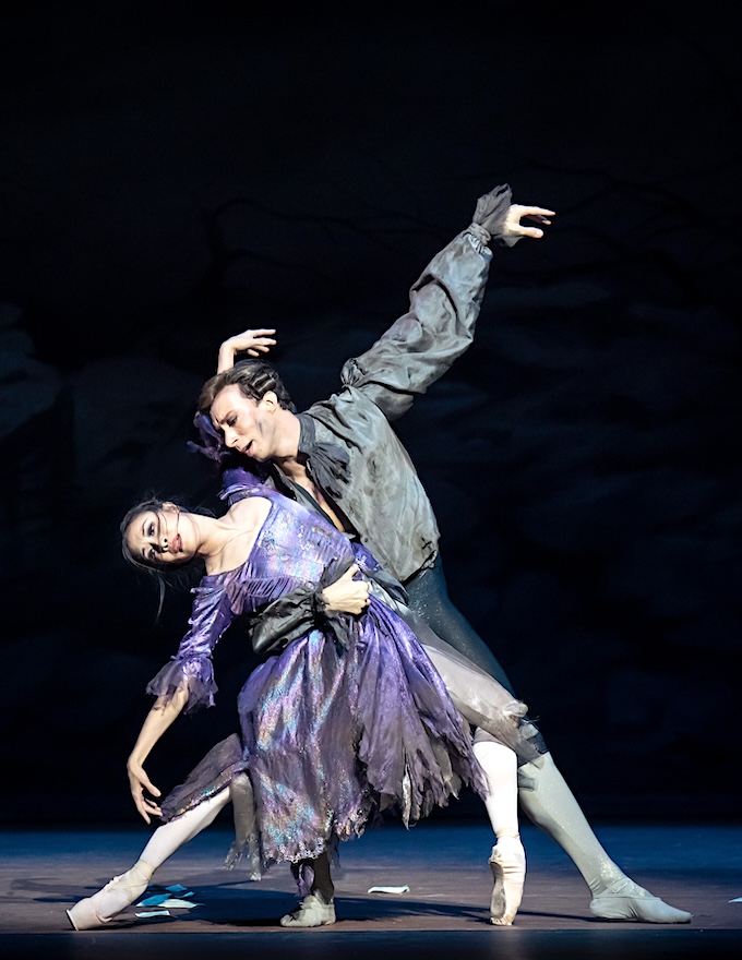 » Die Kameliendame «, 3. Akt: Hyo-Jung Kang (Manon Lescaut) und Marcos Menha (Des Grieux) © Wiener Staatsballett/Ashley Taylor