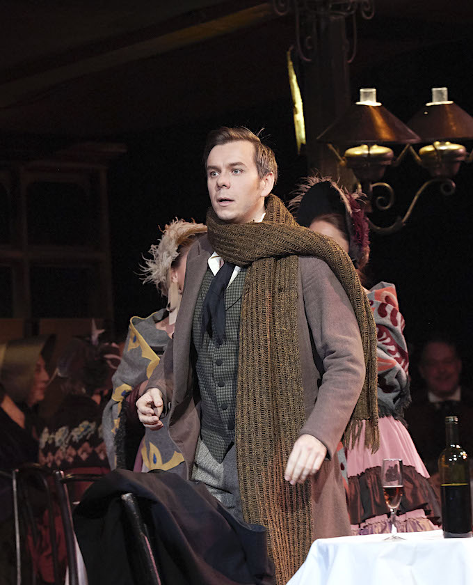 » La bohème «, 2. Akt: Benjamin Bernheim als Rodolfo im November 2018 © Wiener Staatsoper GmbH/Michael Pöhn