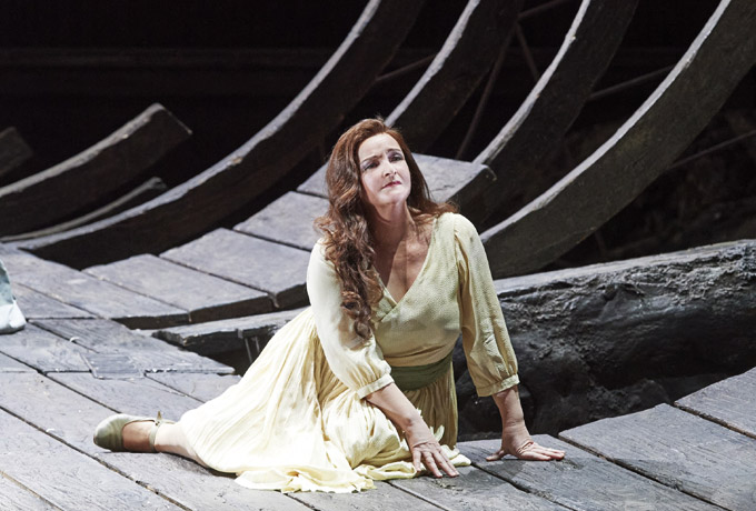 » Der fliegende Holländer «, 2. Akt: Riccarda Merbeth als Senta © Wiener Staatsoper GmbH/Michael Pöhn