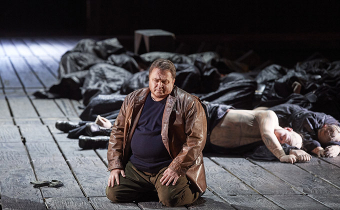 » Der fliegende Holländer «, 3. Akt: Jörg Schneider, der als Erik in dieser Vorstellungsserie sein Wiener Rollen-Debut gab © Wiener Staatsoper GmbH/Michael Pöhn