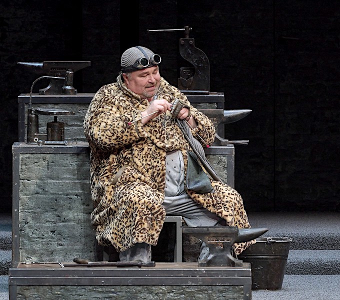 » Siegfried «, 1. Aufzug: Jörg Schneider als Mime © Wiener Staatsoper GmbH/Michael Pöhn