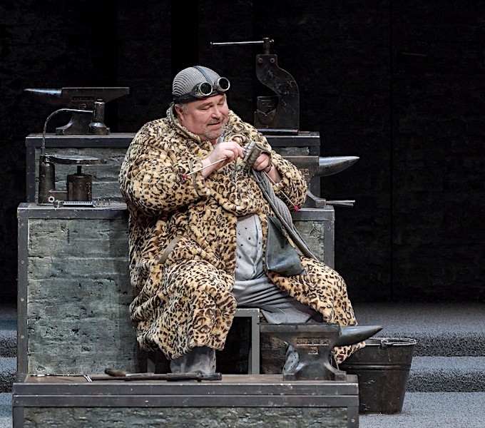 » Siegfried «, 1. Aufzug: Jörg Schneider als Mime © Wiener Staatsoper GmbH/Michael Pöhn